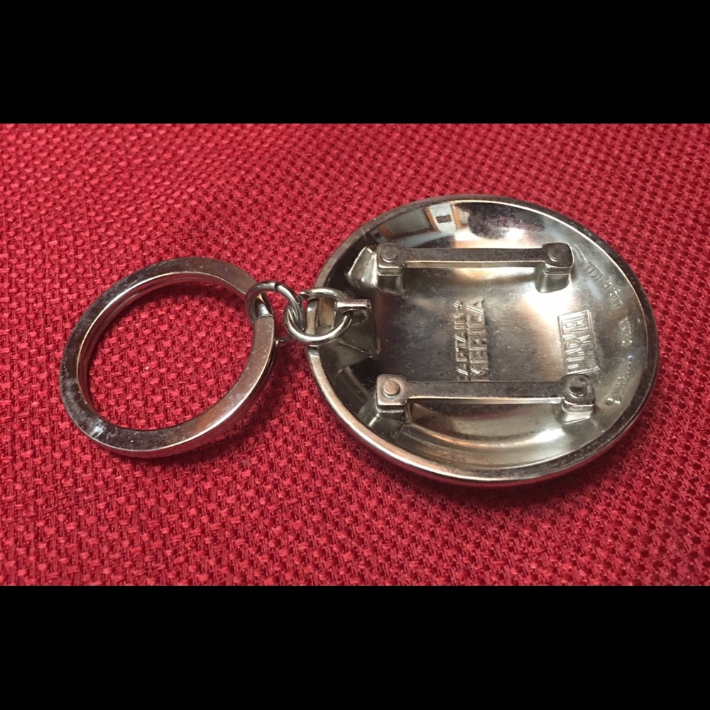 Captain America Shield Keychain - Picture 7 of 12